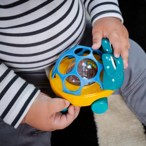 OBALL Autó és csörgő, 2in1 Curious Car, teknős, Neptune™, 3 hó+