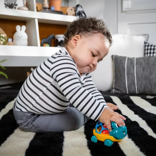 OBALL Autó és csörgő, 2in1 Curious Car, teknős, Neptune™, 3 hó+